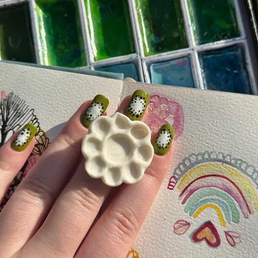 Daisy Paint Palette Porcelain Ring size F