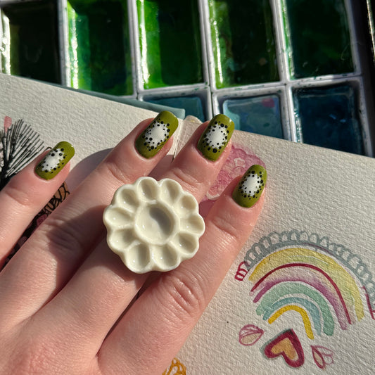 Daisy Paint Palette Porcelain Ring size L