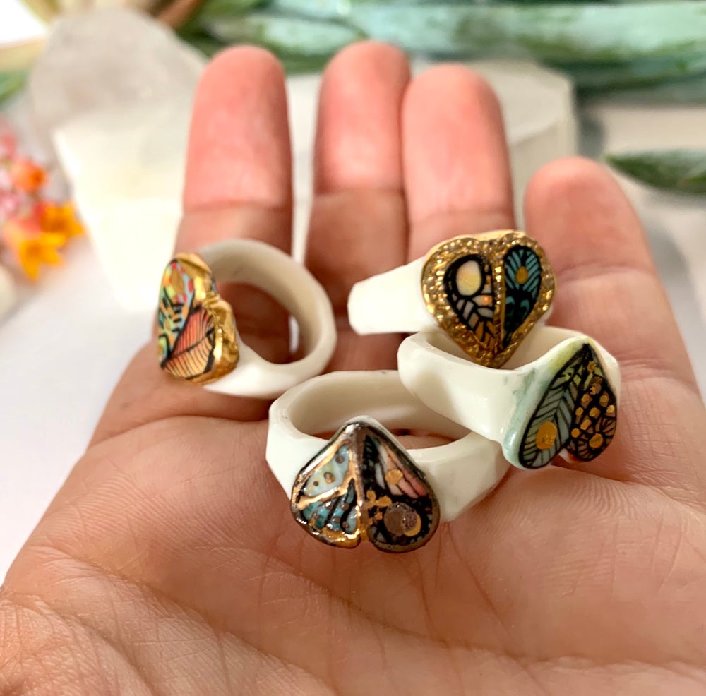 ‘Wings’ porcelain ring, with gold. Choose a size