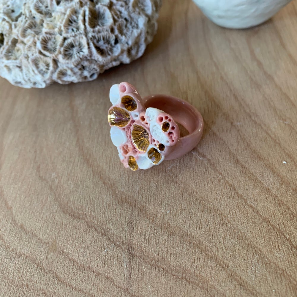 ‘Rock coral’ heart shaped porcelain ring, pink/ white/ gold