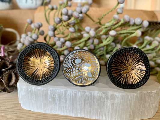 Black and gold lustre porcelain ring