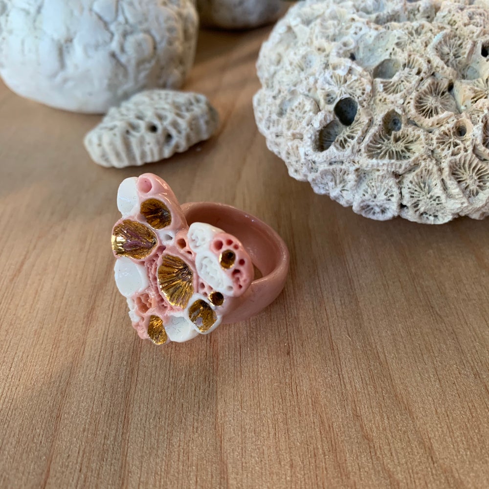 ‘Rock coral’ heart shaped porcelain ring, pink/ white/ gold