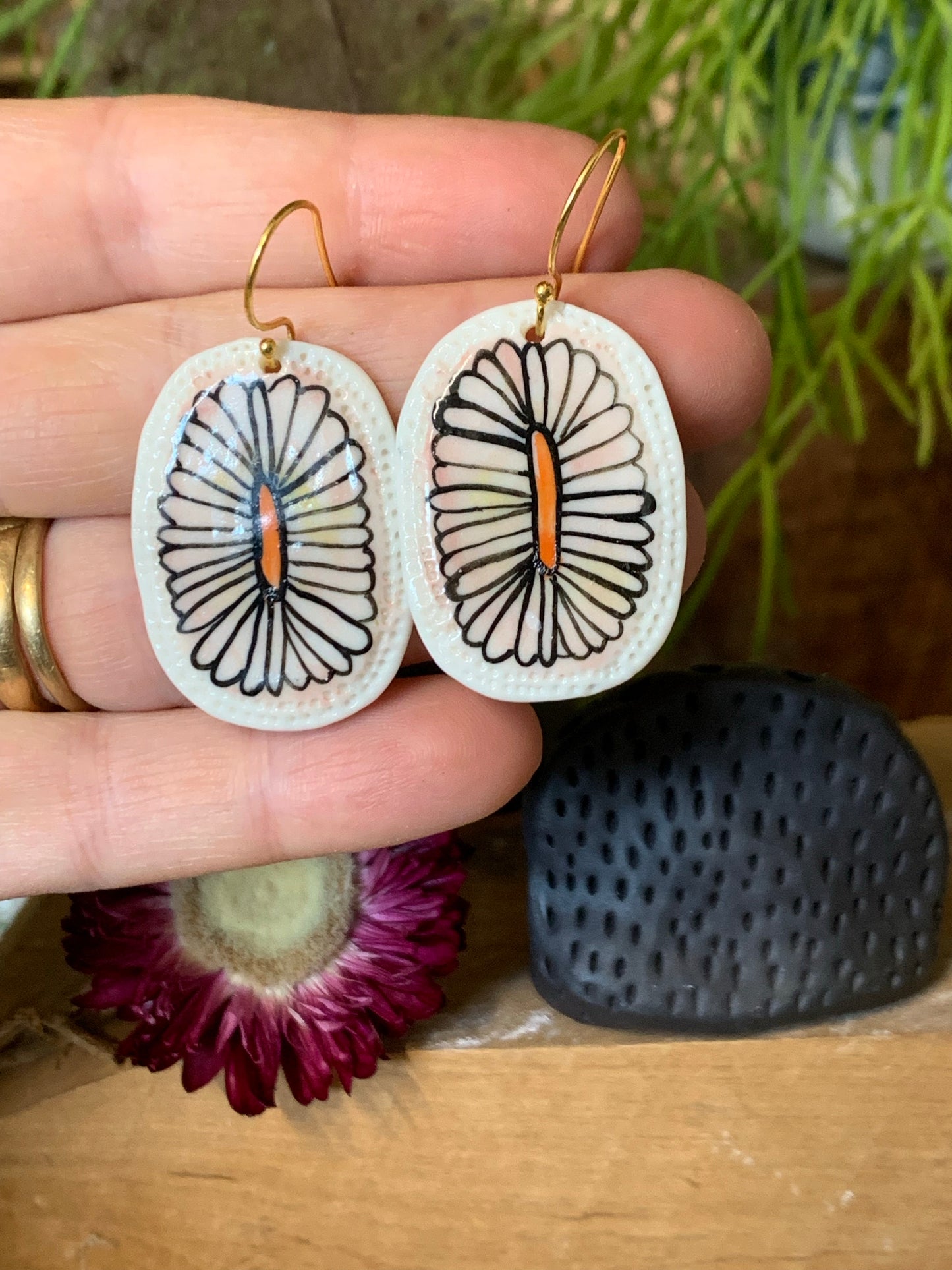 One pair of Hand painted porcelain ‘Daisy’ earrings