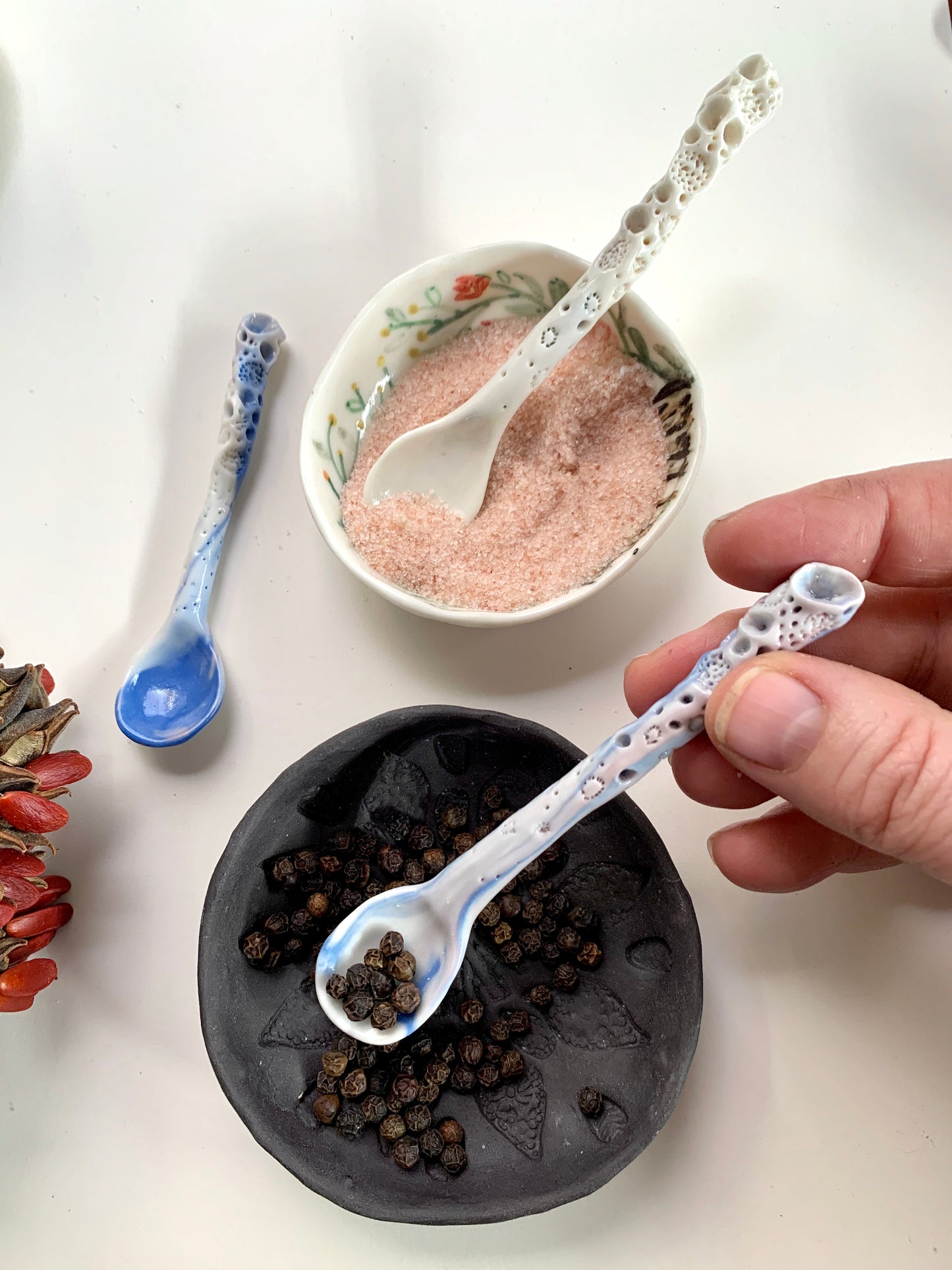 One coloured Porcelain ‘coral’ spoon