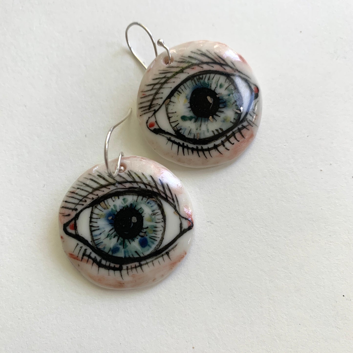 ‘The protective eye' porcelain earrings with gold detail 2